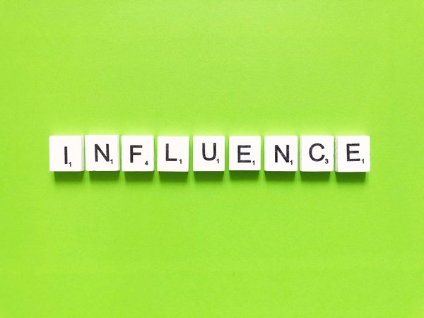 Le marketing d'influence : comment l'utiliser efficacement pour votre entreprise